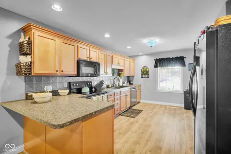 3325 Sycamore Drive Columbus IN 47203