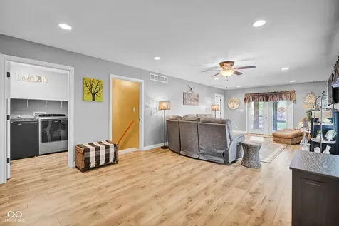 3325 Sycamore Drive Columbus IN 47203