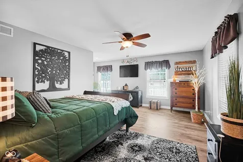 3325 Sycamore Drive Columbus IN 47203