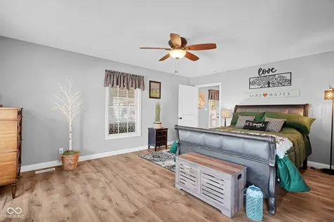 3325 Sycamore Drive Columbus IN 47203