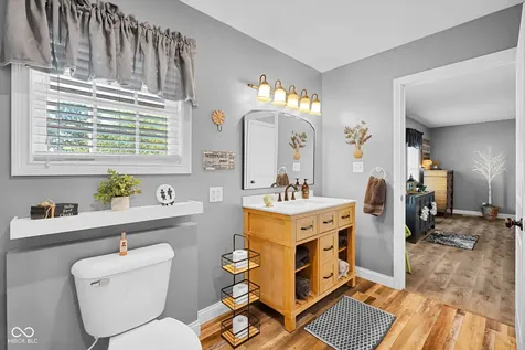 3325 Sycamore Drive Columbus IN 47203