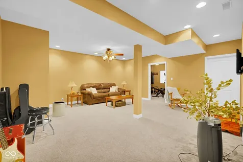 3325 Sycamore Drive Columbus IN 47203