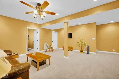 3325 Sycamore Drive Columbus IN 47203