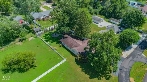 3325 Sycamore Drive Columbus IN 47203