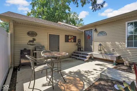 3325 Sycamore Drive Columbus IN 47203
