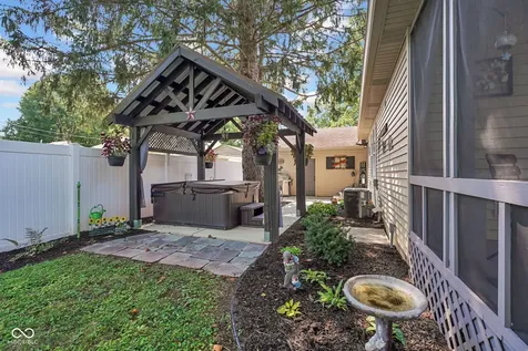 3325 Sycamore Drive Columbus IN 47203