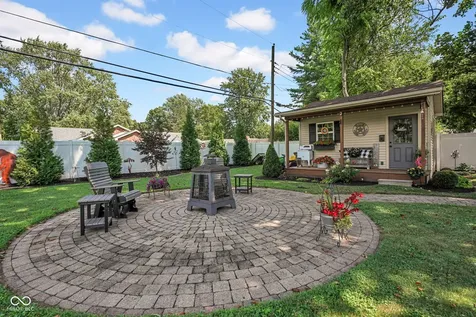 3325 Sycamore Drive Columbus IN 47203
