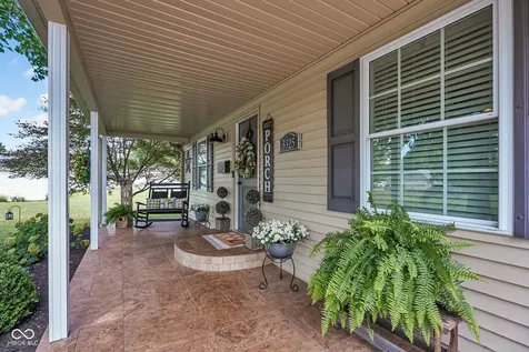 3325 Sycamore Drive Columbus IN 47203