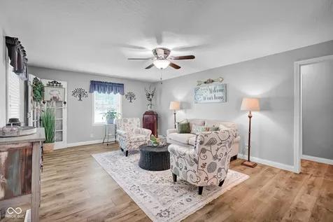 3325 Sycamore Drive Columbus IN 47203