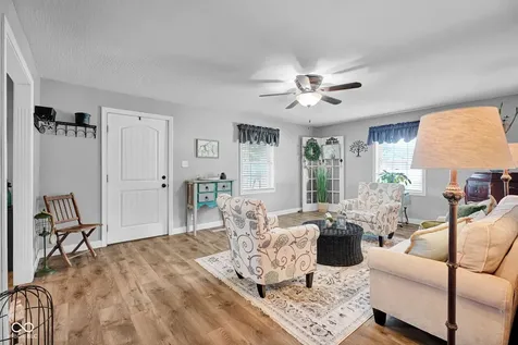 3325 Sycamore Drive Columbus IN 47203
