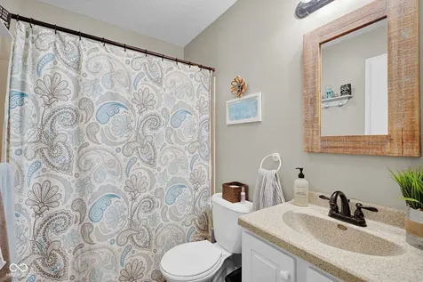 3325 Sycamore Drive Columbus IN 47203