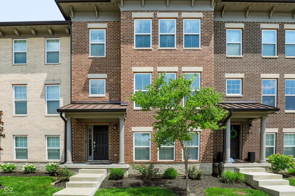 332 Fairfax Way Zionsville IN 46077