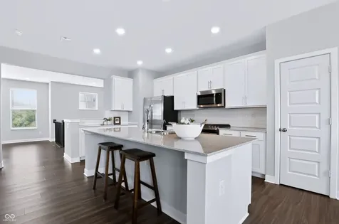 332 Fairfax Way Zionsville IN 46077