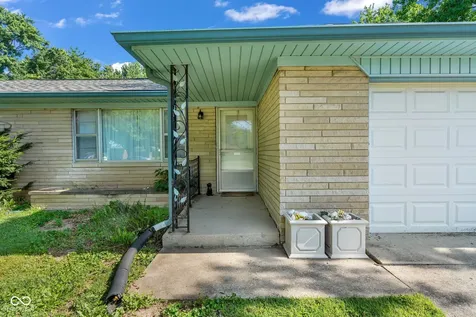 7222 Maple Drive Avon IN 46123