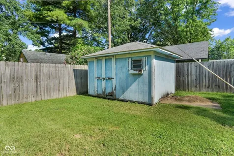 7222 Maple Drive Avon IN 46123