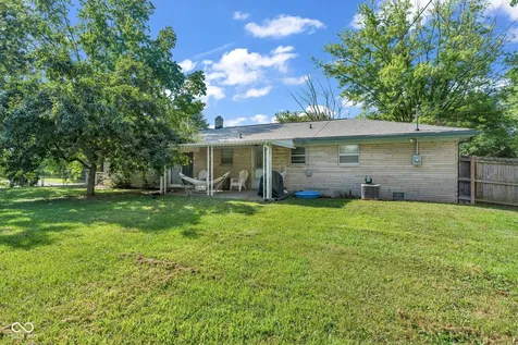 7222 Maple Drive Avon IN 46123