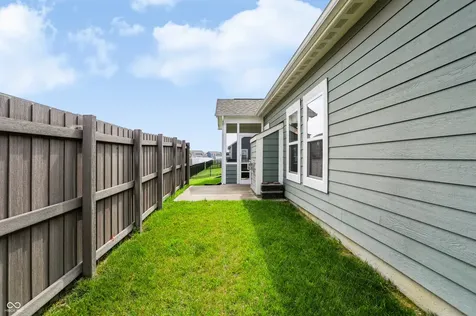 8810 Rowling Way Indianapolis IN 46239