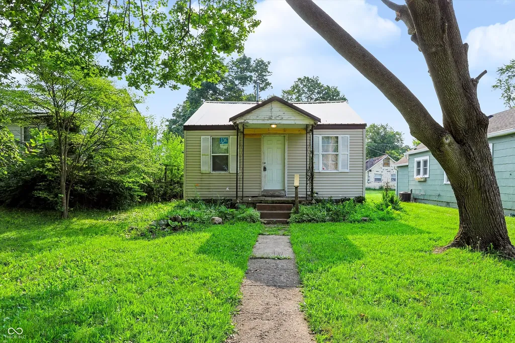 2102 S Biltmore Muncie IN 47302