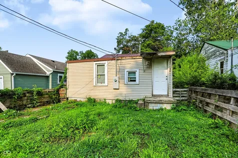 2102 S Biltmore Muncie IN 47302