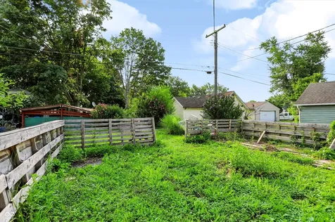 2102 S Biltmore Muncie IN 47302