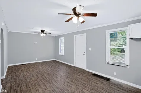 2102 S Biltmore Muncie IN 47302