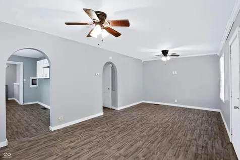 2102 S Biltmore Muncie IN 47302