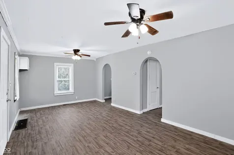 2102 S Biltmore Muncie IN 47302
