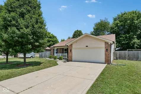 304 Foxridge Court Shelbyville IN 46176