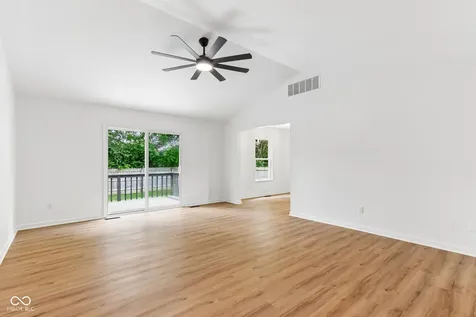 304 Foxridge Court Shelbyville IN 46176