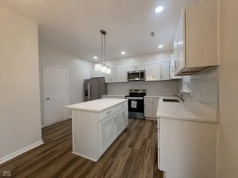 536 Ironridge Court Indianapolis IN 46239