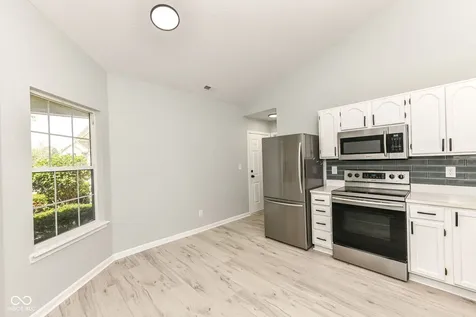 3933 Bergamot Court Indianapolis IN 46235