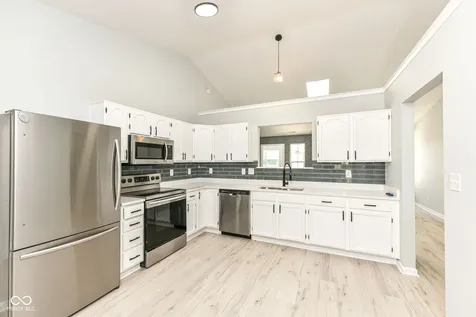 3933 Bergamot Court Indianapolis IN 46235
