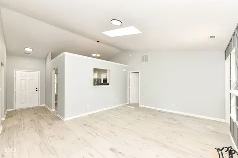 3933 Bergamot Court Indianapolis IN 46235