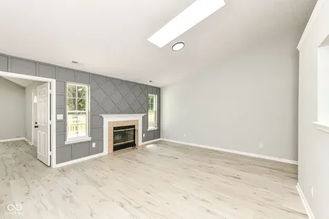 3933 Bergamot Court Indianapolis IN 46235