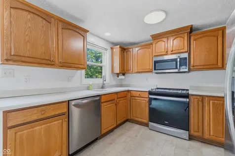 9505 Thornwood Drive Indianapolis IN 46250