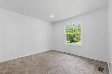 9505 Thornwood Drive Indianapolis IN 46250