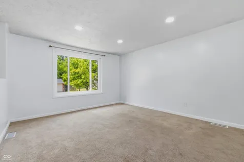 9505 Thornwood Drive Indianapolis IN 46250