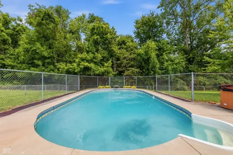 9505 Thornwood Drive Indianapolis IN 46250