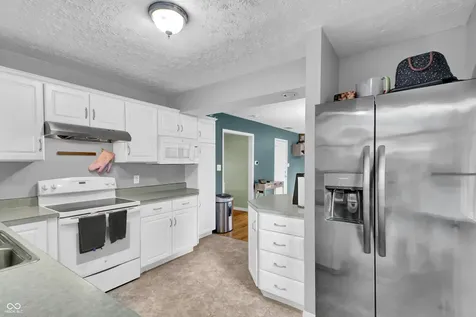 2745 Flintwood Drive Columbus IN 47203