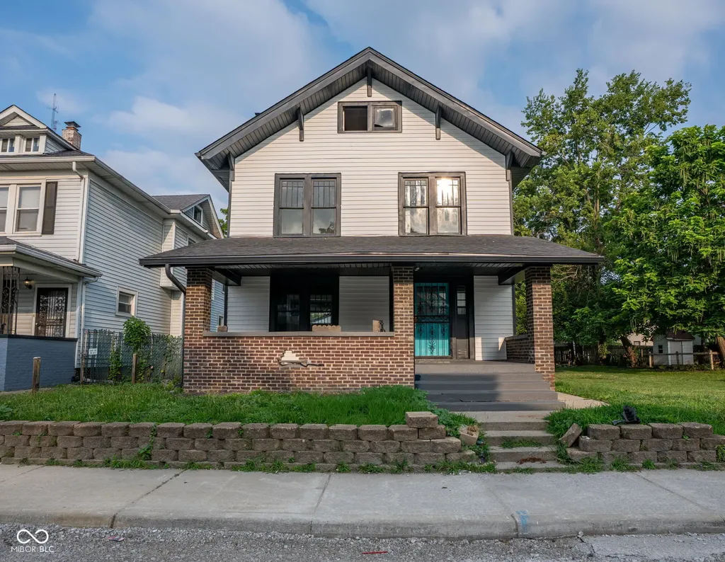 24 Hendricks Place Indianapolis IN 46201