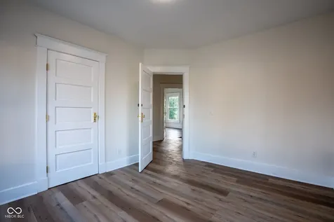 24 Hendricks Place Indianapolis IN 46201