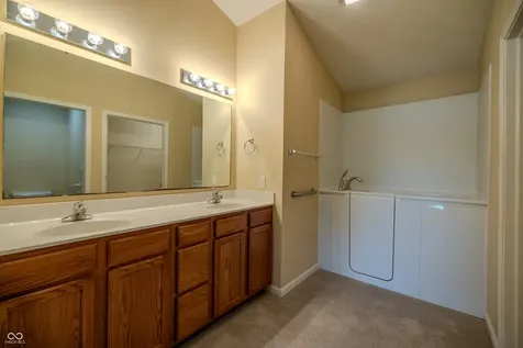 12682 Whisper Way Fishers IN 46037