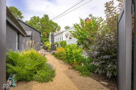 726 Lafayette Avenue Columbus IN 47201