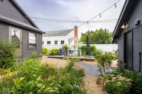 726 Lafayette Avenue Columbus IN 47201