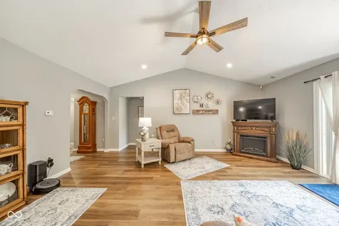 6279 Briargate Drive Zionsville IN 46077