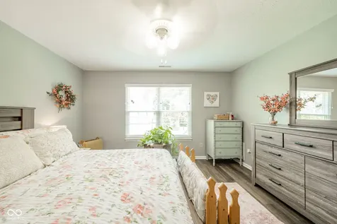 6279 Briargate Drive Zionsville IN 46077