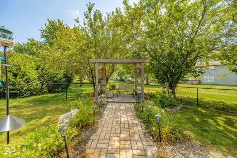 6279 Briargate Drive Zionsville IN 46077