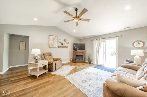 6279 Briargate Drive Zionsville IN 46077
