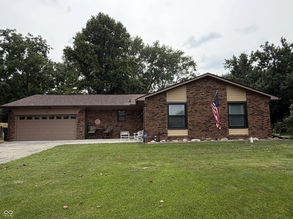1186 Fox Trail Drive W New Palestine IN 46163