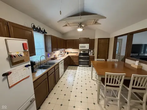 1186 Fox Trail Drive W New Palestine IN 46163